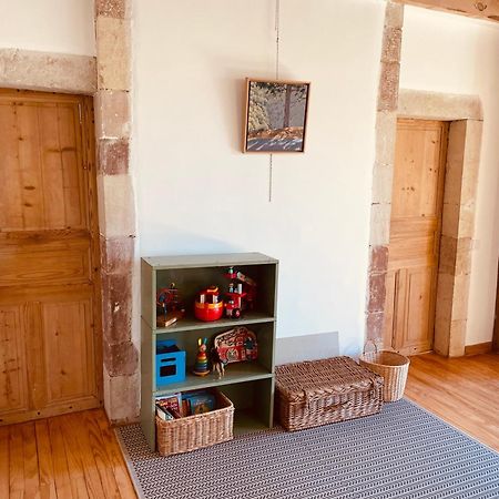 Maison De Famille Et D'Ami-E-S Valady Kültér fotó